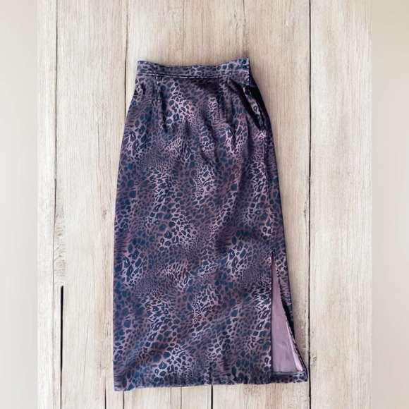 New Frontier Dresses & Skirts - New Frontier Cheetah Print Skirt - Medium (C3)